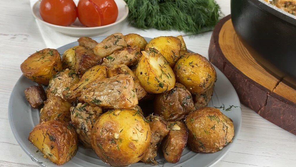 Беру картошку и любое мясо: готовлю просто на сковороде (вкусно как в детстве у мамы). Картошка с мясом