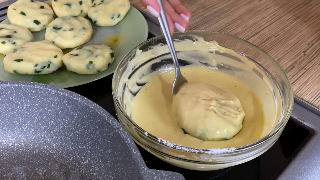 Быстрые пирожки с картошкой: мало теста,много начинки. Делюсь рецептом
