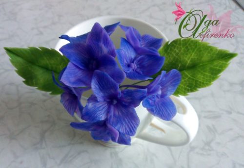 Cvety-iz-holodnogo-farfora-lepka-i-sborka-sotcvetiia-gortenzii-21