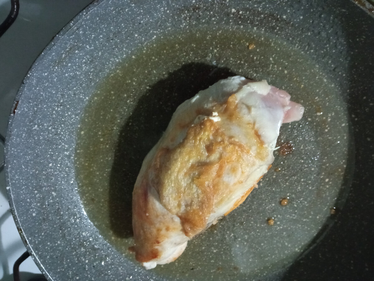 Сочнее курицы ещё не готовил, просто обалденная куриная грудка в сметанном соусе