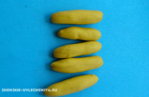 frukty-iz-plastilina-master-class-po-lepke-ananasa-i-bananov-13