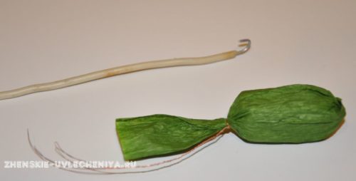 buket-orhideia-iz-konfet-gofrirovannoi-bumagi-master-class-3