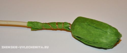 buket-orhideia-iz-konfet-gofrirovannoi-bumagi-master-class-4
