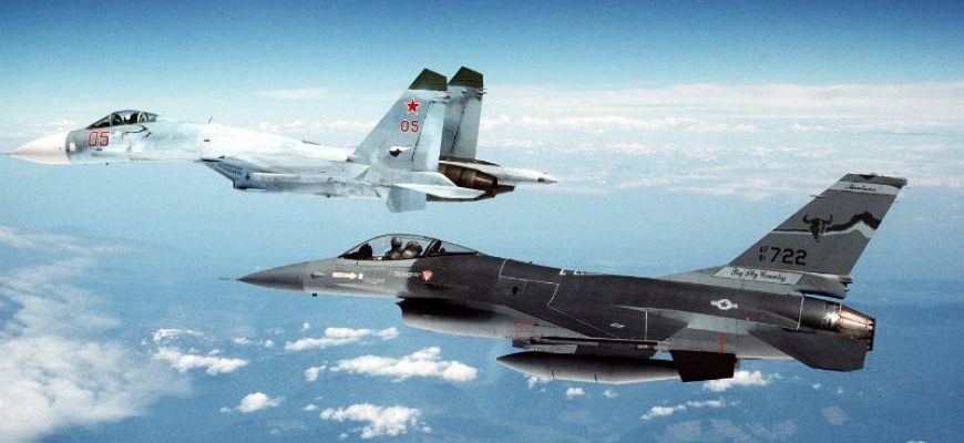 «Король ближнего маневренного воздушного боя»: Украинский летчик признал превосходство Су-27 над F-16